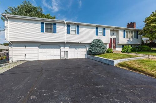 8 Carol Ann Dr, North Providence, RI 02911 exterior