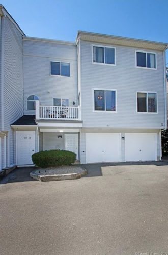 137 Staffordshire Commons Dr, Wallingford, CT 06492 exterior