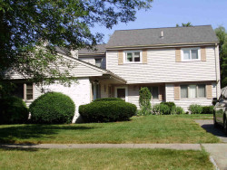 37 Pratt Dr, Newton, MA 02465 exterior