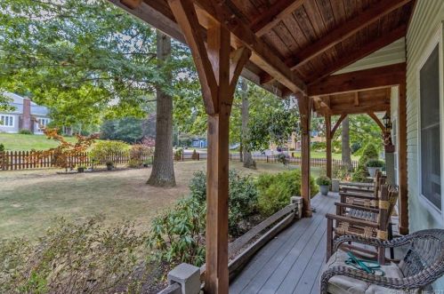 3 Maplewood Dr, East-Hampton, CT 06424 exterior