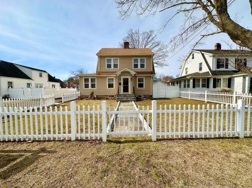 727 Huntington Tpke, Bridgeport, CT 06610 exterior