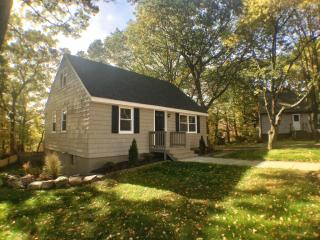 155 Rainbow Rd, Bridgeport, CT 06606 exterior