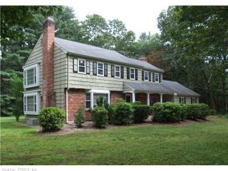 120 Braemar Dr, Cheshire, CT 06410 exterior