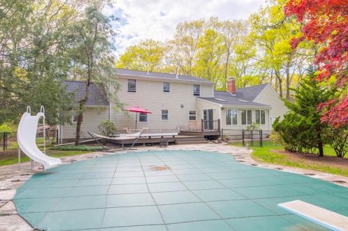 62 Bay Farm Dr, North Kingstown, RI 02852 exterior