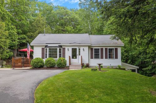 67 New London Dr, Webster, NH 03303 exterior