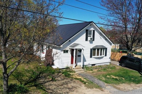 48 Elm St, Norway, ME 04268 exterior