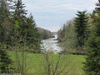 40 Wardwell Point Rd, Penobscot, ME 04476 exterior