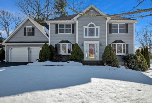 13 Fitzmaurice Cir, Windsor, CT 06095 exterior