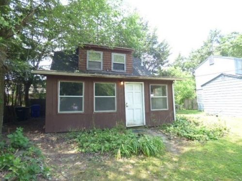 104 Larchmont St, Springfield, MA 01109 exterior