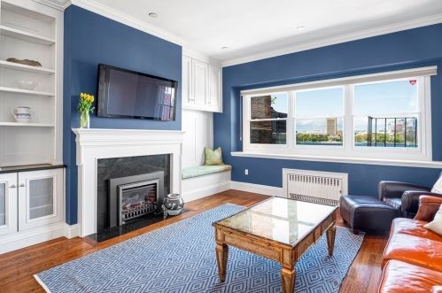 314 Beacon St, Roxbury Xing, MA 02467 exterior