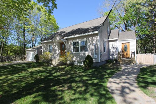 10 Arkwright Ave, Lewiston, ME 04240 exterior