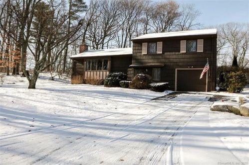 7 Cornwall Dr, Norwalk, CT 06850 exterior