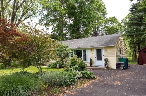 52 Cottage Grove Cir, Bloomfield, CT 06002 exterior