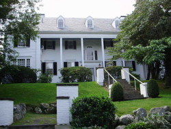 331 Dudley Rd, Newton, MA 02459 exterior