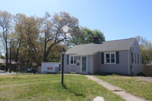 23 Sand Hill Dr, North-Kingstown, RI 02852 exterior