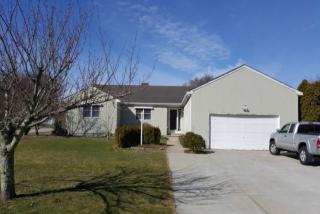 4 Ursula Dr, Bristol, RI 02809 exterior