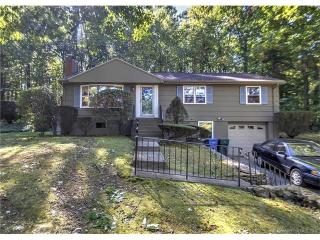 718 Woods Rd, New Haven, CT 06518 exterior