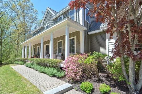 1779 Quaker St, Northbridge, MA 01534 exterior