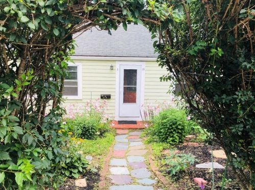 81 Brayton Rd, Roxbury-Xing, MA 02135 exterior