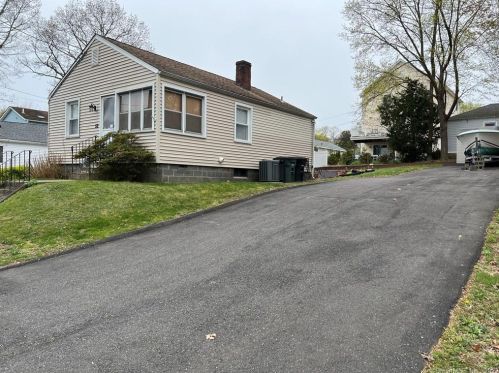 52 East Ave, Milford, CT 06460 exterior