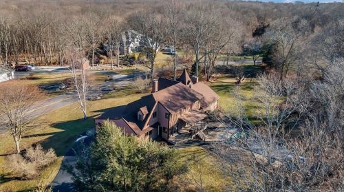 61 Pepperbox Rd, Waterford, CT 06385 exterior