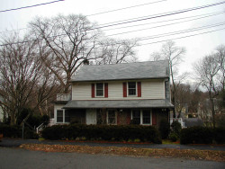 20 Byfield Rd, Newton, MA 02468 exterior