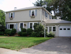 895 Dedham St, Newton, MA 02459 exterior