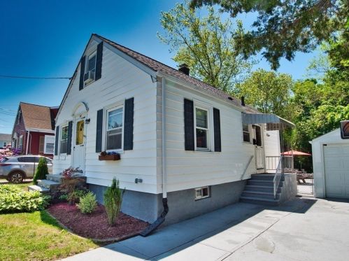 197 Mason Ave, Somerset, MA 02726 exterior