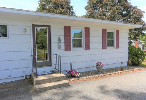 2 Grandview St, South Hadley, MA 01075 exterior