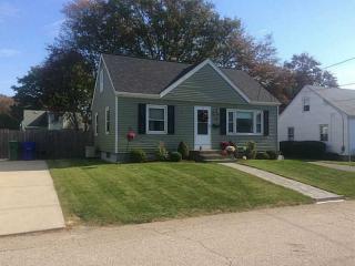 22 Yale Ave, East Providence, RI 02915 exterior