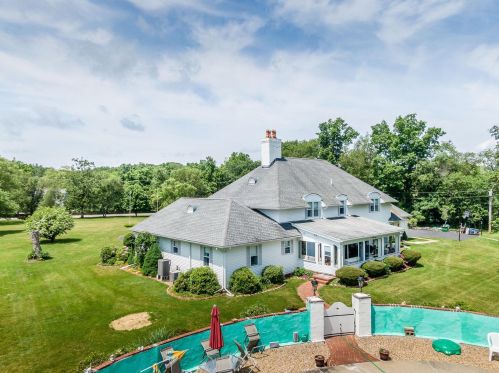 175 Exeter Rd, Hampton Falls, NH 03844 exterior