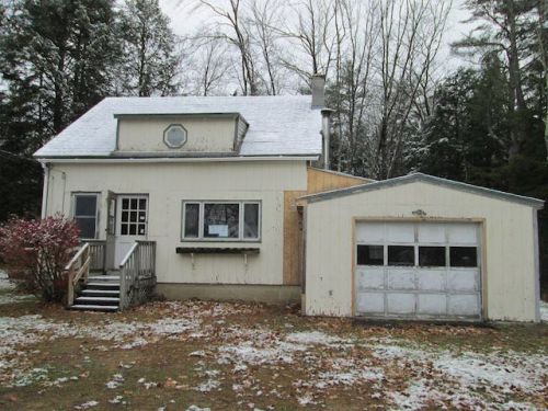 253 Parade Rd, Barnstead, NH 03218 exterior
