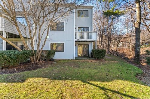 45 Ettl Ln, Greenwich, CT 06831 exterior