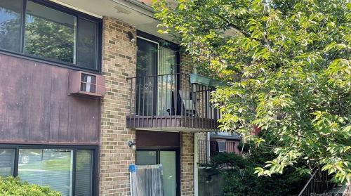 127 Kennedy Dr, Bridgeport, CT 06606 exterior