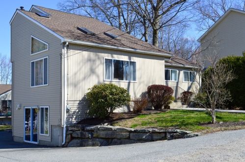 9 Simone St, Worcester, MA 01604 exterior