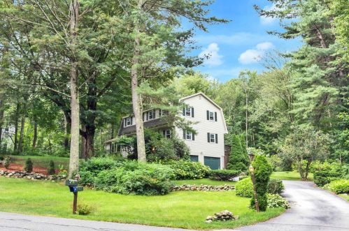 7 Holstein Ave, Londonderry, NH 03053 exterior