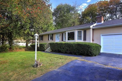 21 Colonial Dr, Waterbury, CT 06712 exterior