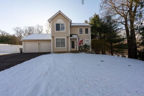 136 Walek Farms Rd, Manchester, CT 06040 exterior