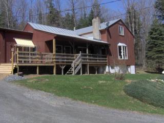 124 Jenkins Brook Rd, Chelsea, VT 05038 exterior