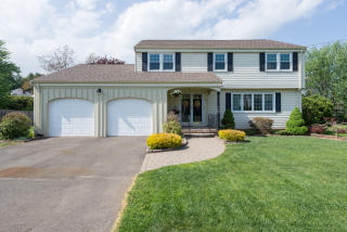169 Two Rod Hwy, Hartford, CT 06109 exterior