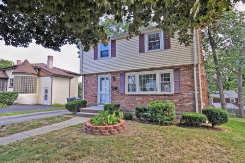 55 Taylor Ave, Dedham, MA 02026 exterior