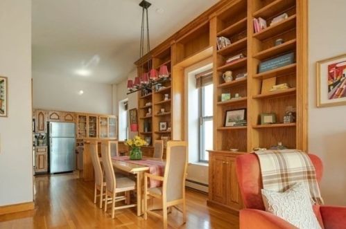 826 5Th St, Roxbury Xing, MA 02127 exterior