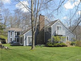 9 Frost Pond Rd, Stamford, CT 06903 exterior