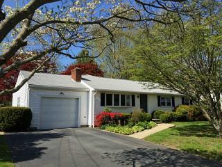 29 Roosevelt Dr, Bristol, RI 02809 exterior