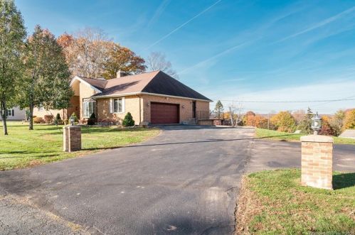 82 Webster Rdg, Kensington, CT 06037 exterior