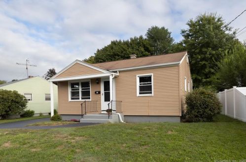 51 Lawncrest Dr, Southington, CT 06489 exterior