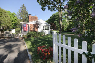 231 Hoyt St, Tokeneke, CT 06820 exterior