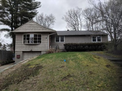 26 Russell Ln, Oxford, MA 01540 exterior