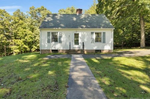 750 Bow Ln, Middletown, CT 06457 exterior