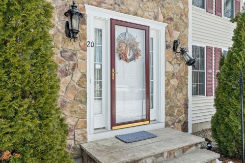 20 Ordway Ln, Kingston, NH 03848 exterior